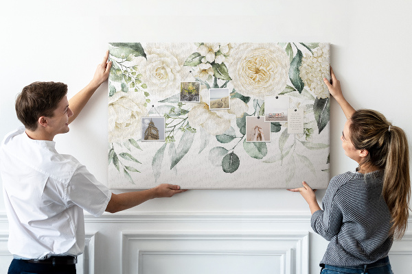 Panou de pluta Model floral în nuanțe delicate.