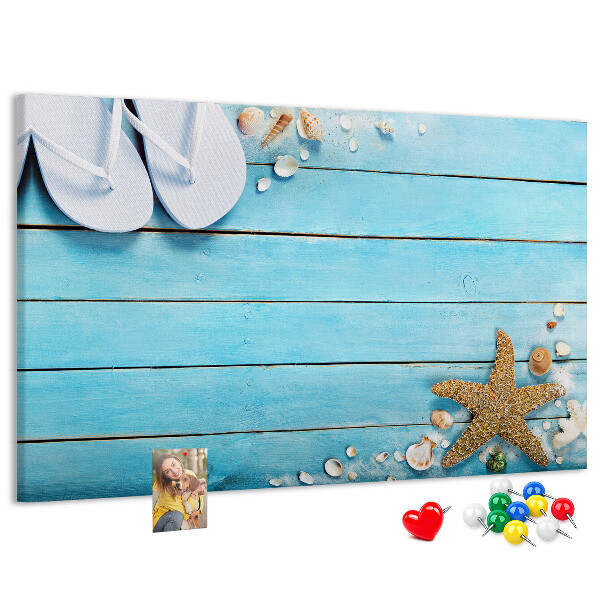 Panou de pluta Amintiri de vară de pe plajă cu scoici.