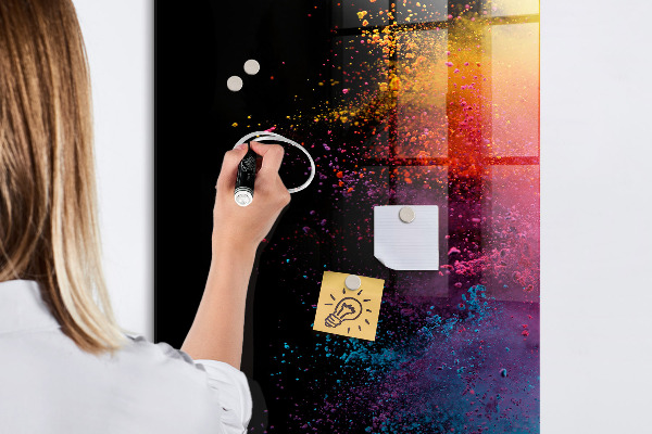 Tablă cu marker O tablă colorată pentru prezentarea fotografiilor