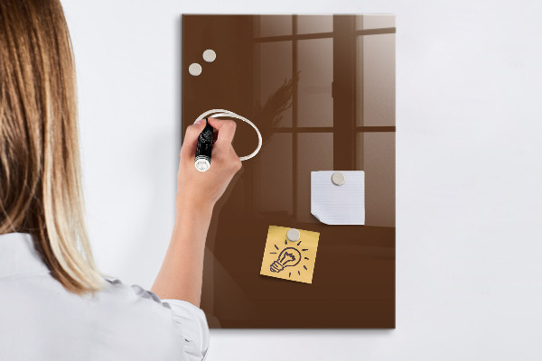 Tablă cu marker O tablă elegantă pentru notițe și fotografii