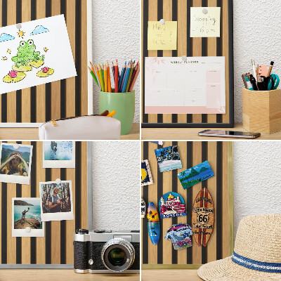 Tablă metalică de perete cu ramă de culoare albă Ritmuri de lemn