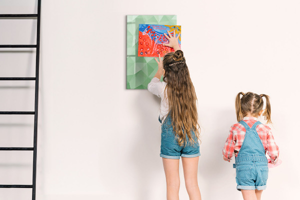 Tablă cu marker O tablă colorată pentru prezentarea fotografiilor