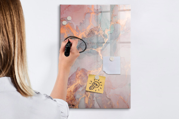 Tablă cu marker O tablă elegantă pentru notițe și fotografii