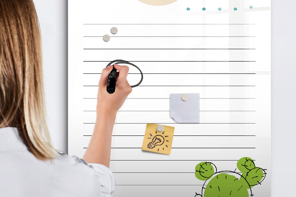 Tablă magnetică de scris O listă de activități cu o notă creativă