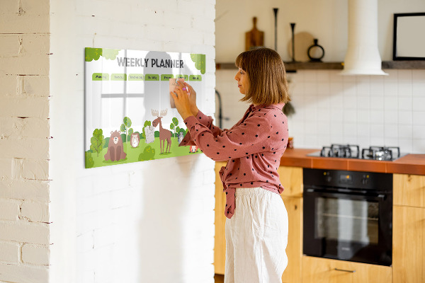Tablă cu marker Planificator săptămânal cu tematică de pădure