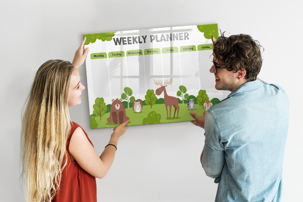 Tablă cu marker Planificator săptămânal cu tematică de pădure
