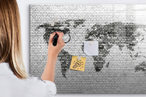 Tablă cu marker Hartă interactivă pentru afișarea fotografiilor
