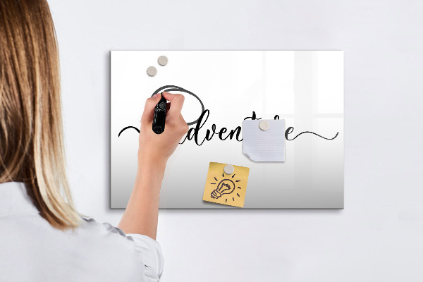 Tablă cu marker Un spațiu creativ pentru amintiri și fotografii