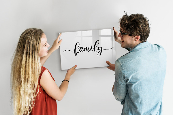 Tablă cu marker Amintiri de familie pe perete