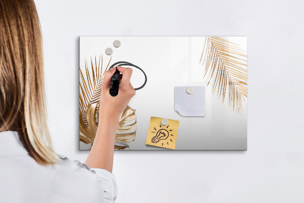 Tablă cu marker O tablă elegantă pentru notițe și fotografii