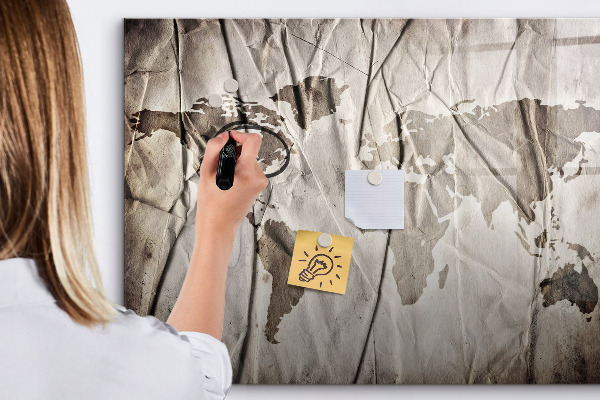 Tablă cu marker Hartă a lumii cu fotografii și accesorii