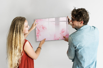 Tablă cu marker Amintiri romantice pe un fundal roz