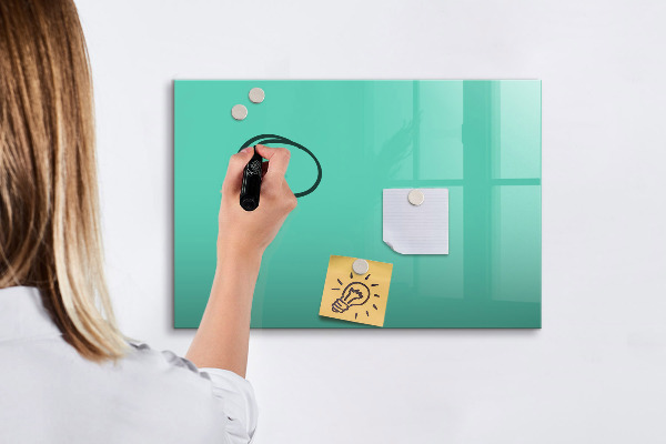 Tablă cu marker O tablă colorată pentru notițe și fotografii