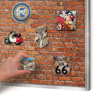 Panou magnetic înrămat pentru magneți de culoare argintie Motiv de cărămidă