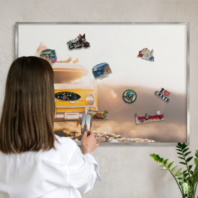 Panou magnetic înrămat pentru magneți de culoare argintie Călătorii retro