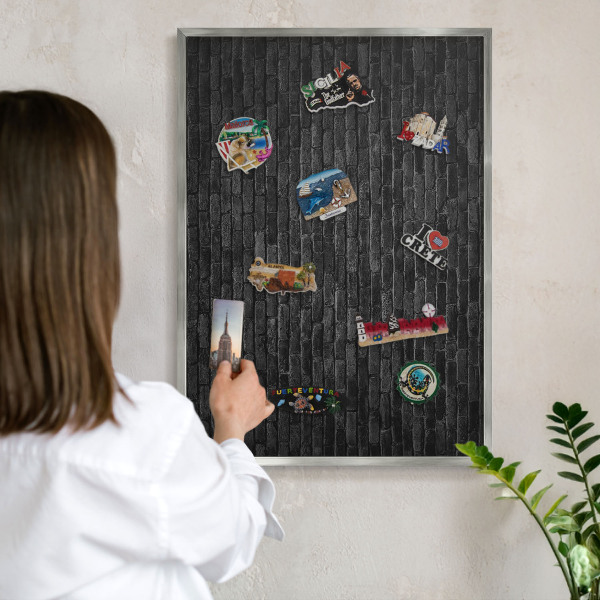 Panou magnetic înrămat pentru magneți de culoare argintie Zid de cărămidă