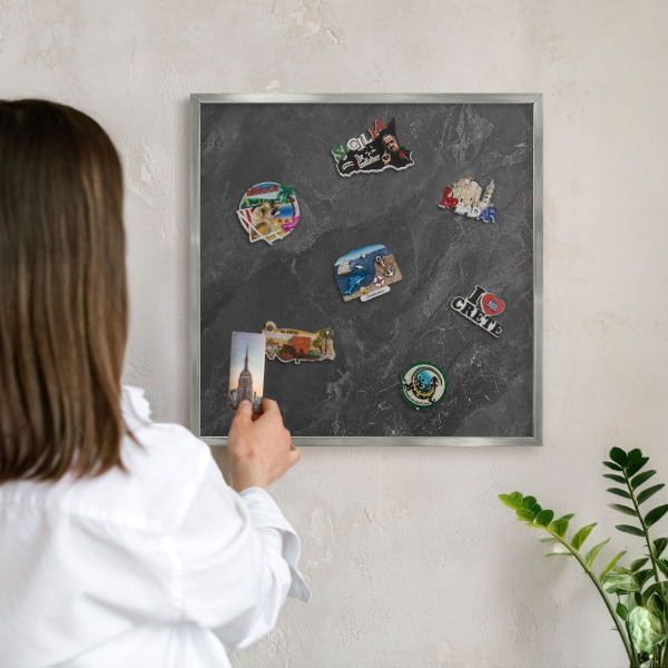 Panou magnetic înrămat pentru magneți de culoare argintie Eleganță gri