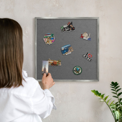 Panou magnetic înrămat pentru magneți de culoare argintie Textură gri