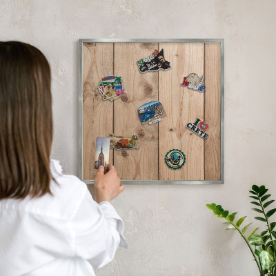 Panou magnetic înrămat pentru magneți de culoare argintie Textură de lemn