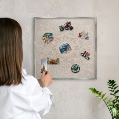 Panou magnetic înrămat pentru magneți de culoare argintie Model Mandala