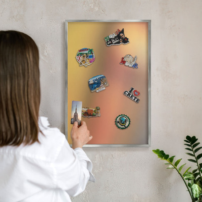 Panou magnetic înrămat pentru magneți de culoare argintie Strălucire colorată