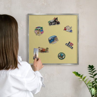 Panou magnetic înrămat pentru magneți de culoare argintie Galben vintage