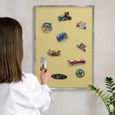 Panou magnetic înrămat pentru magneți de culoare argintie Galben vintage