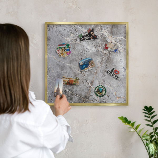 Tablă magnetică de perete în cadru auriu Marmură modelată