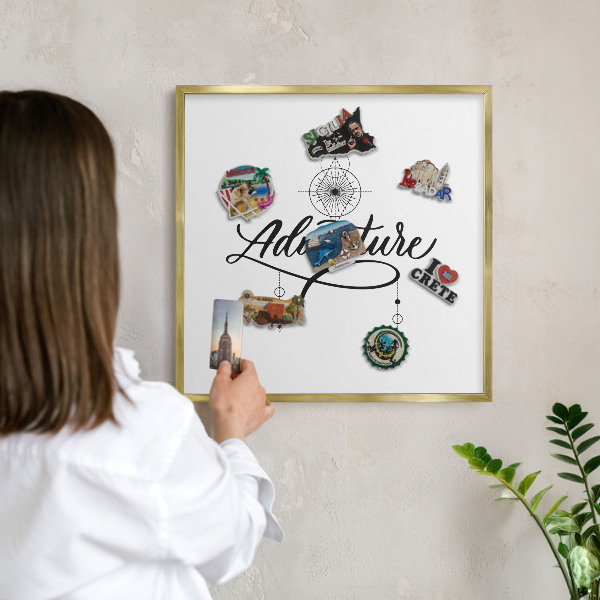 Tablă magnetică de perete în cadru auriu Aventură tipografică