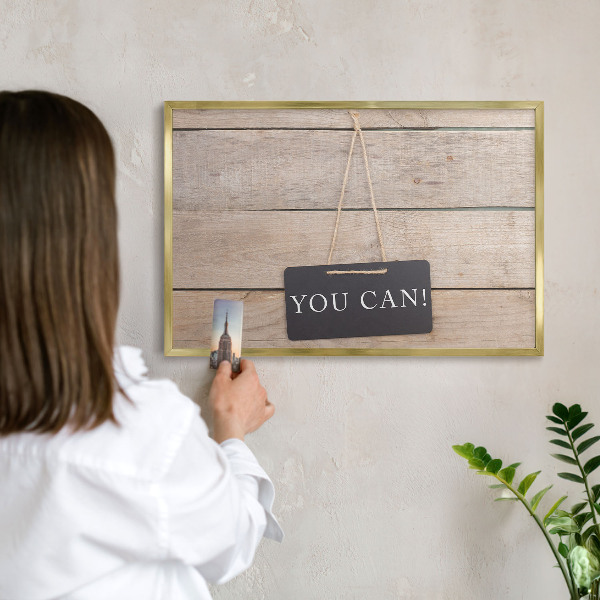 Tablă magnetică de perete în cadru auriu Motivație în fiecare zi