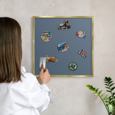 Tablă magnetică de perete în cadru auriu Albastru marin pastel