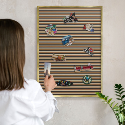 Tablă magnetică de perete în cadru auriu Model geometric